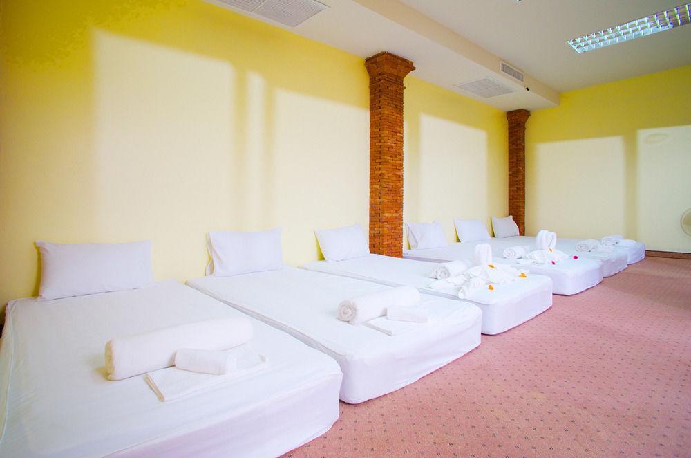 Boom Boom Beach Resort Laem Sing Chanthaburi Exterior foto